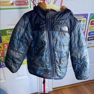 The North Face Kids' Navy and Blue Patterned Jacket Reversible